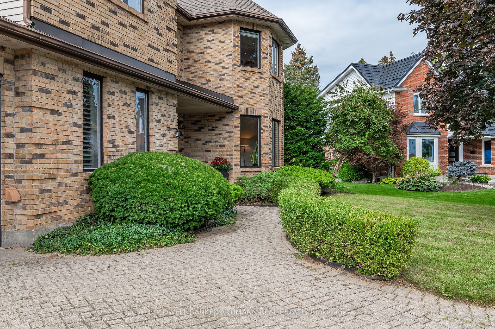 16 Fernbank Place