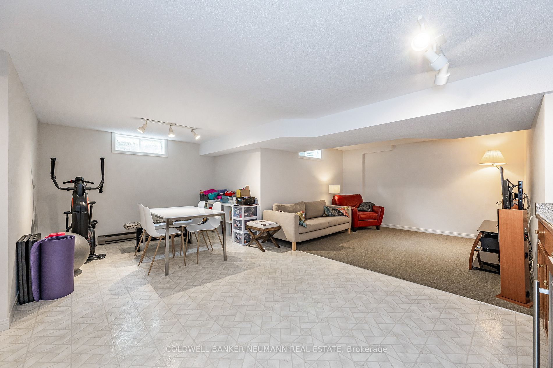 16 Fernbank Place