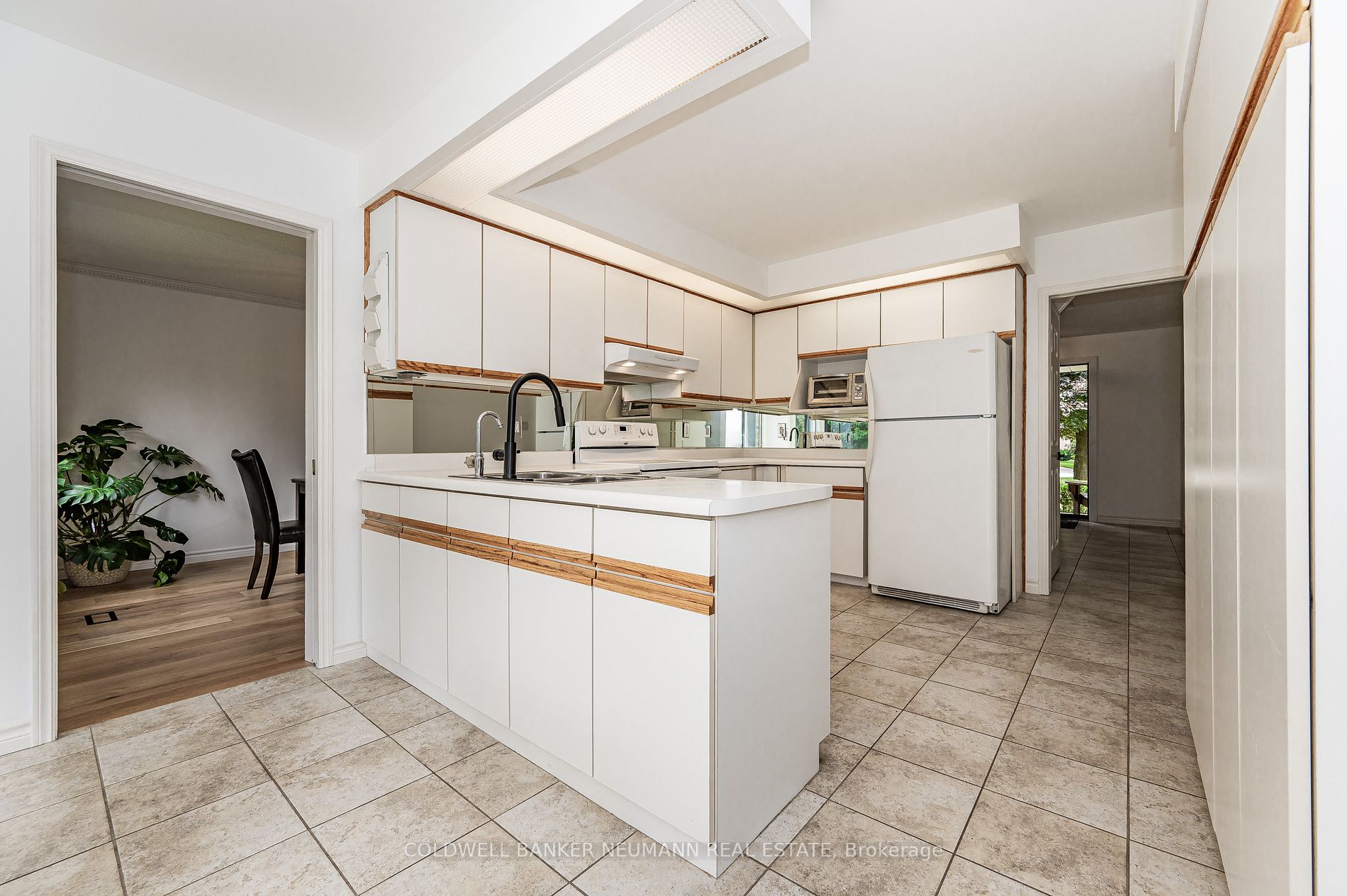 16 Fernbank Place