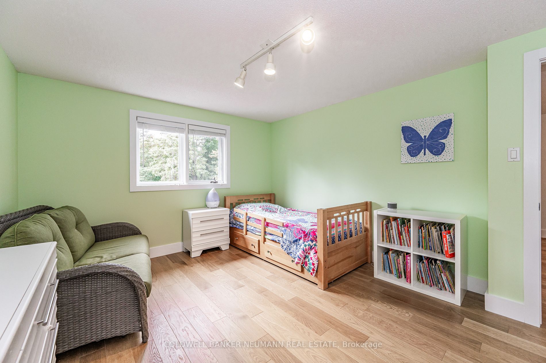 16 Fernbank Place