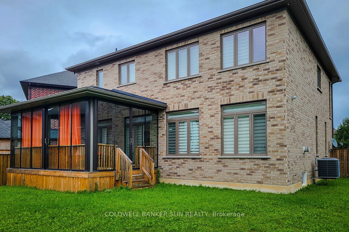 32 Kingspoint Circle