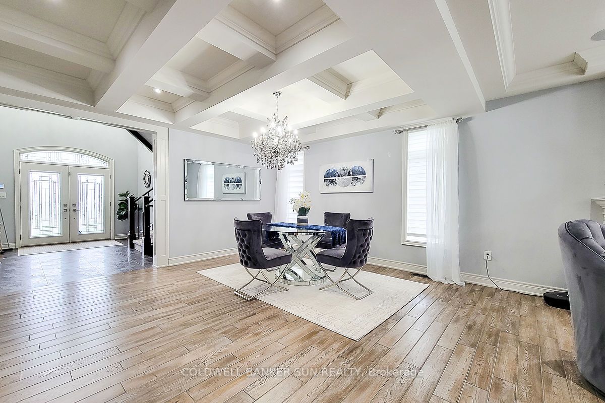 32 Kingspoint Circle