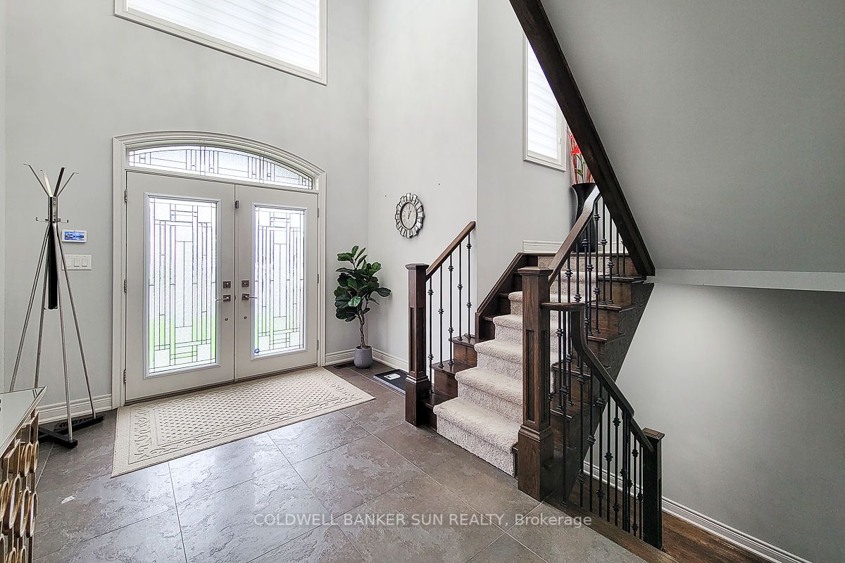32 Kingspoint Circle