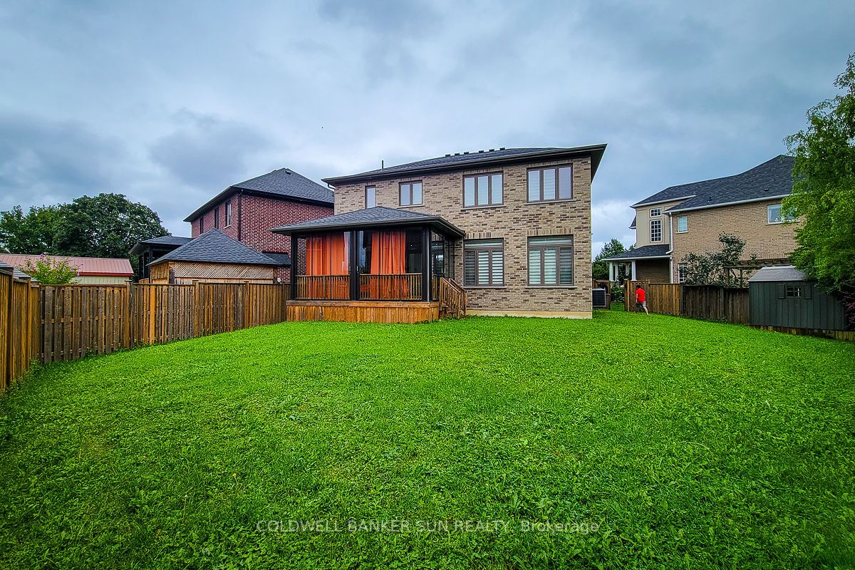 32 Kingspoint Circle
