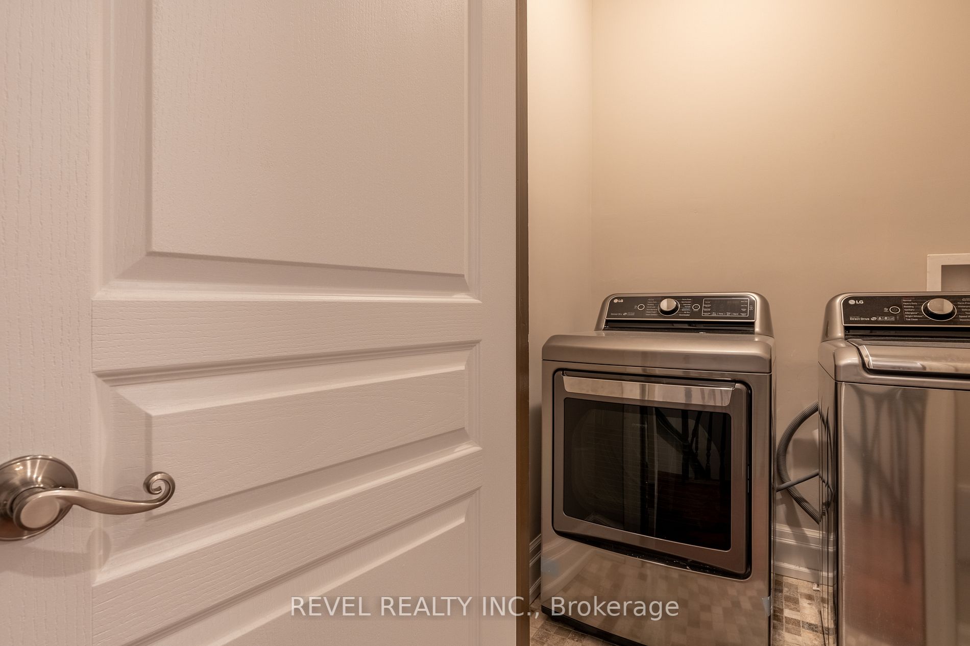 56 Charlton Avenue W, #1