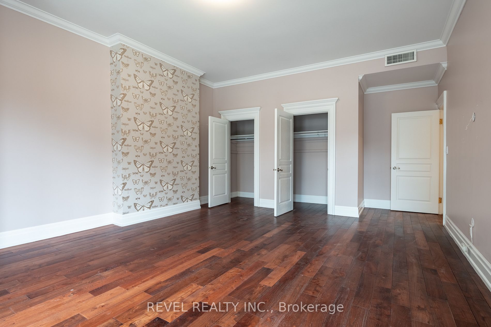 56 Charlton Avenue W, #1