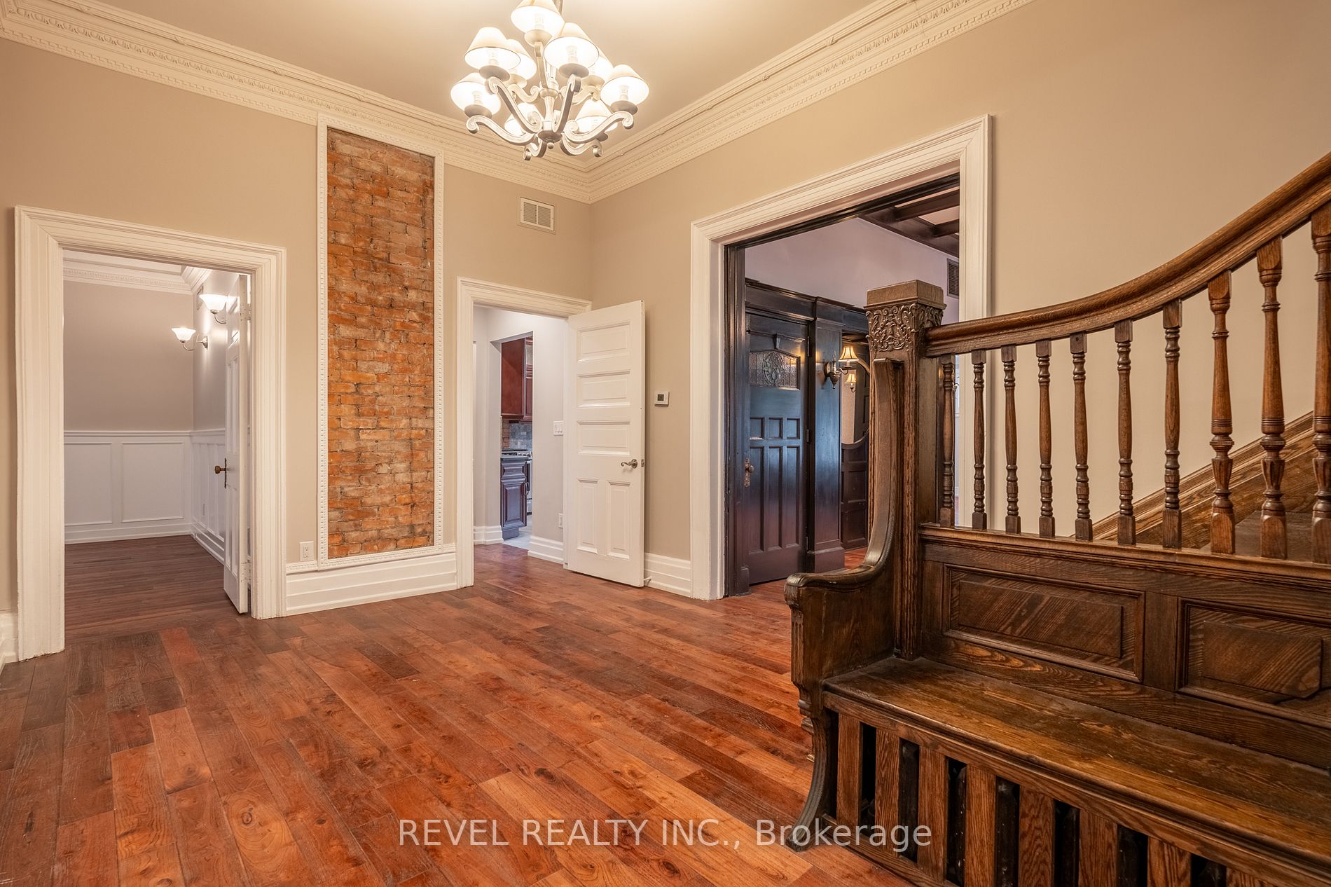 56 Charlton Avenue W, #1
