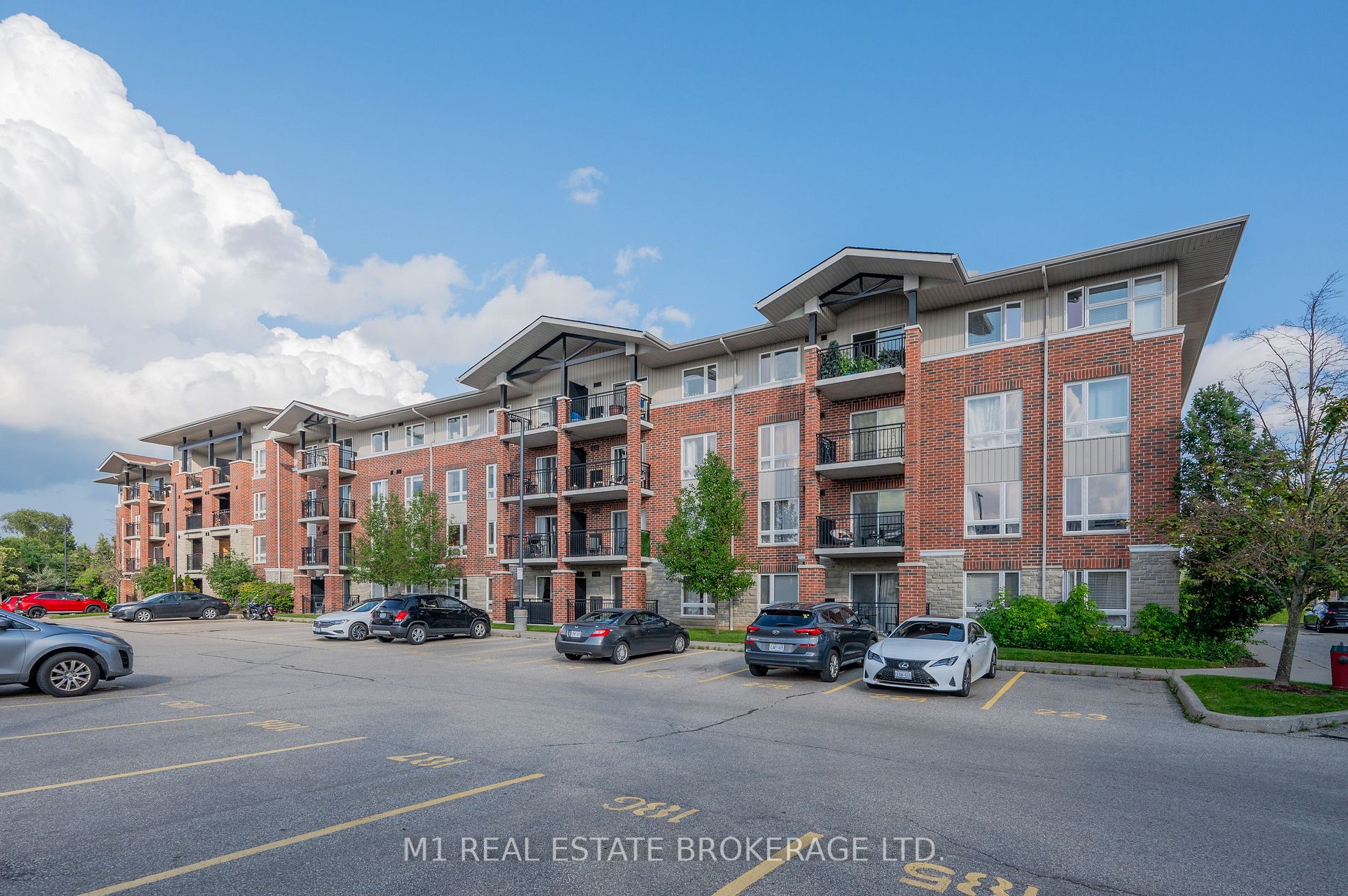 43 Goodwin Dr, #404