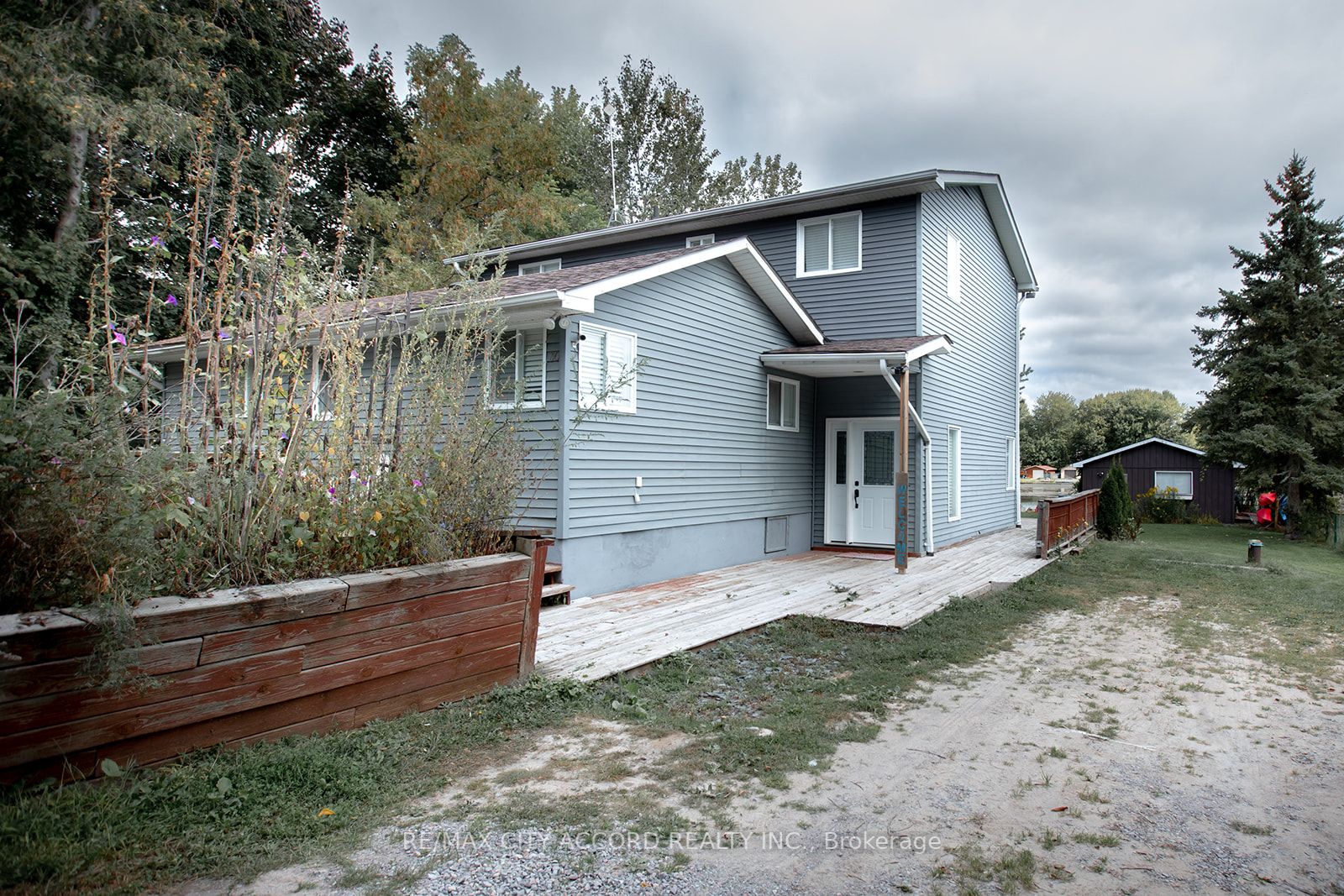 30 Lawrence St N