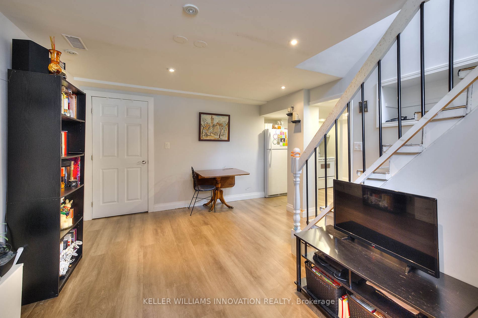457 Highland Road E
