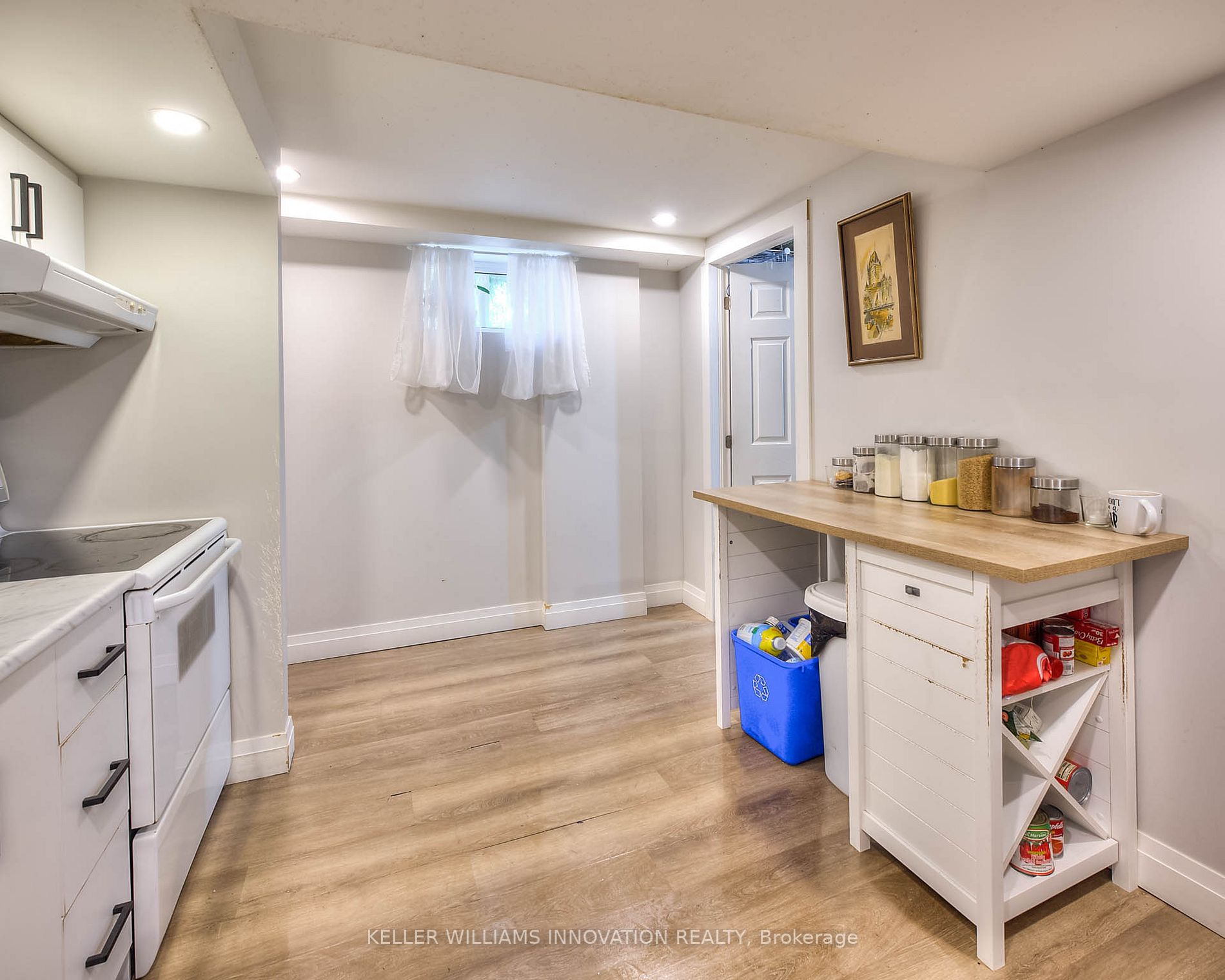 457 Highland Road E