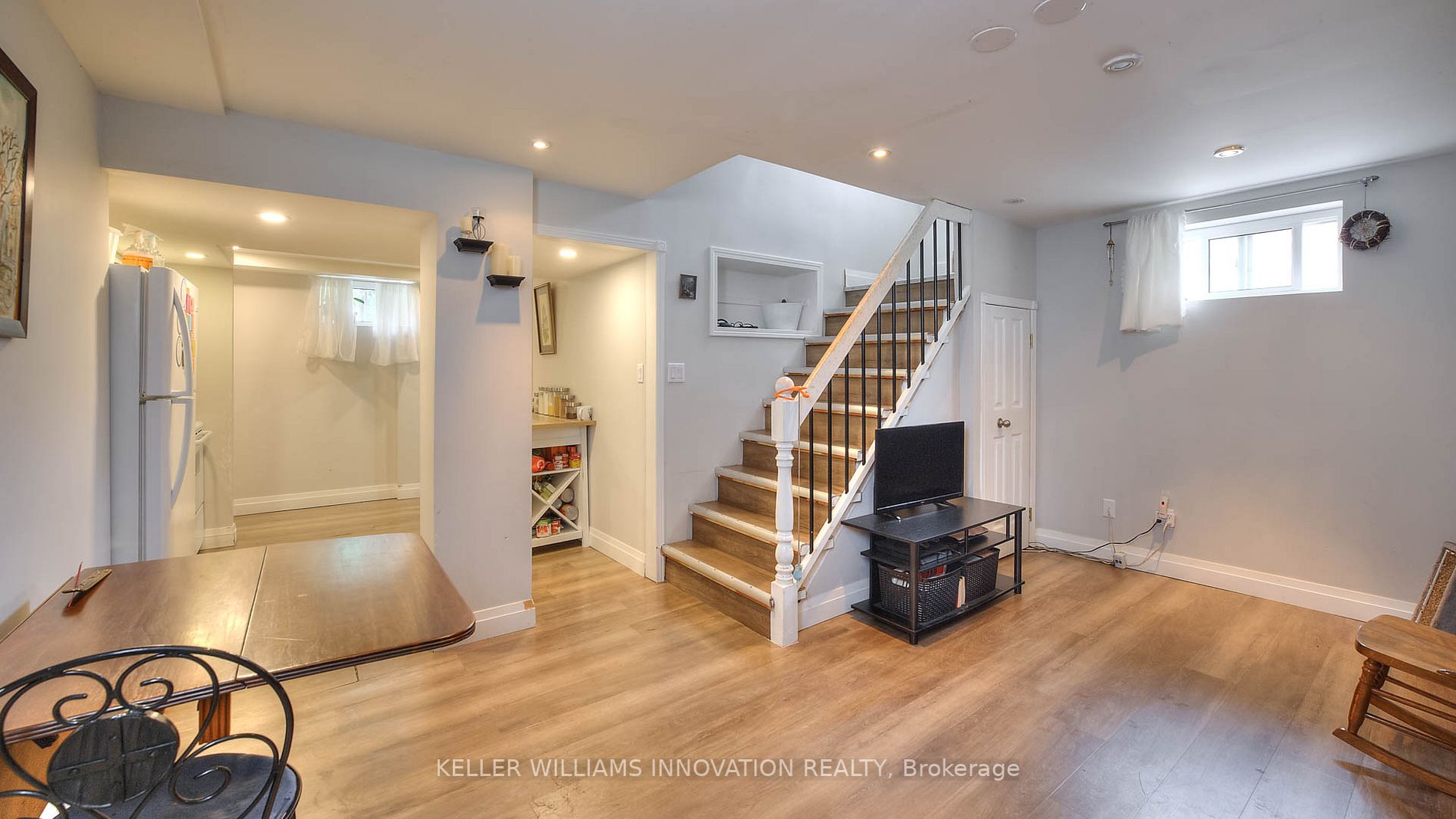457 Highland Road E
