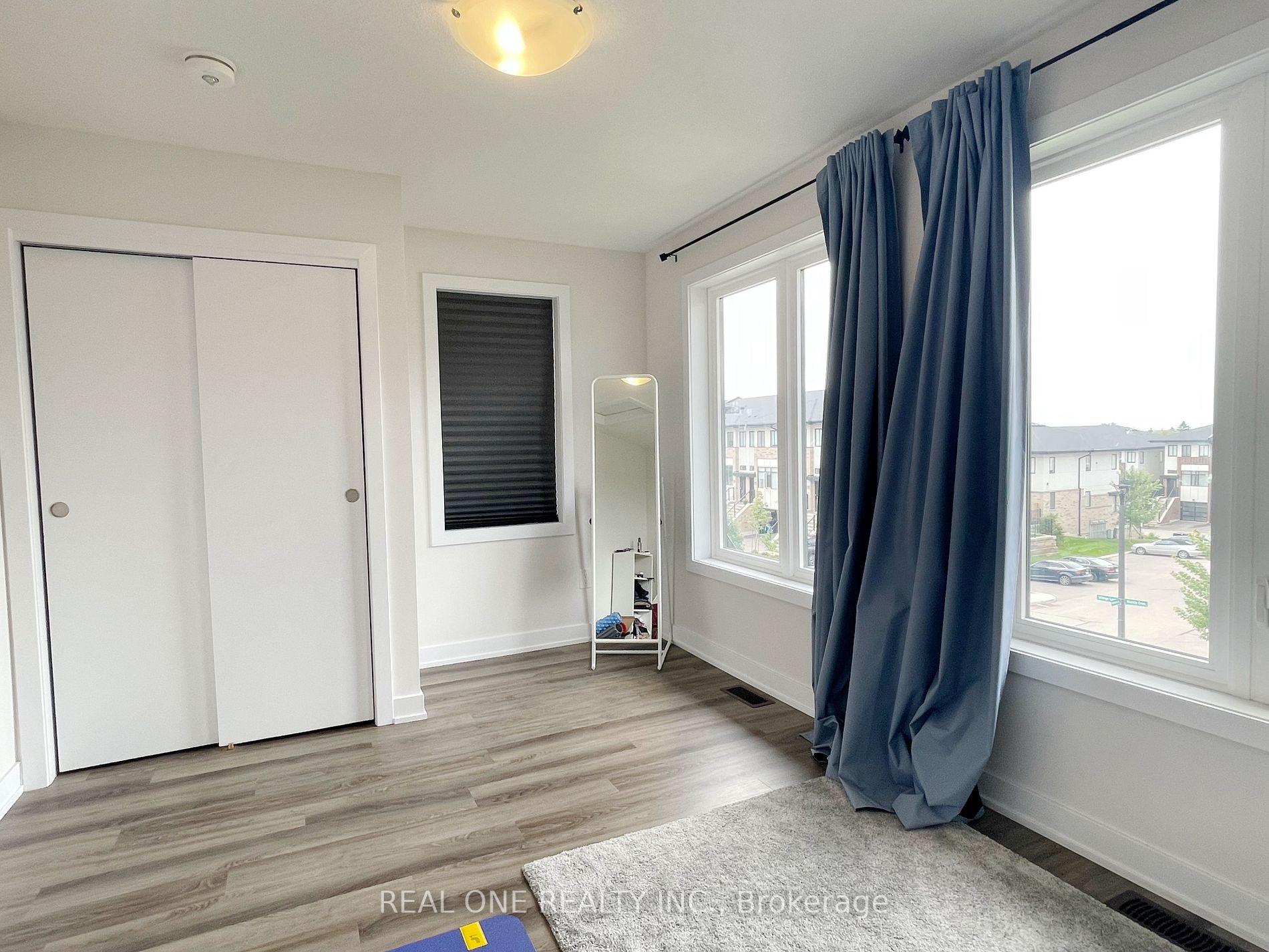 1 markle Crescent