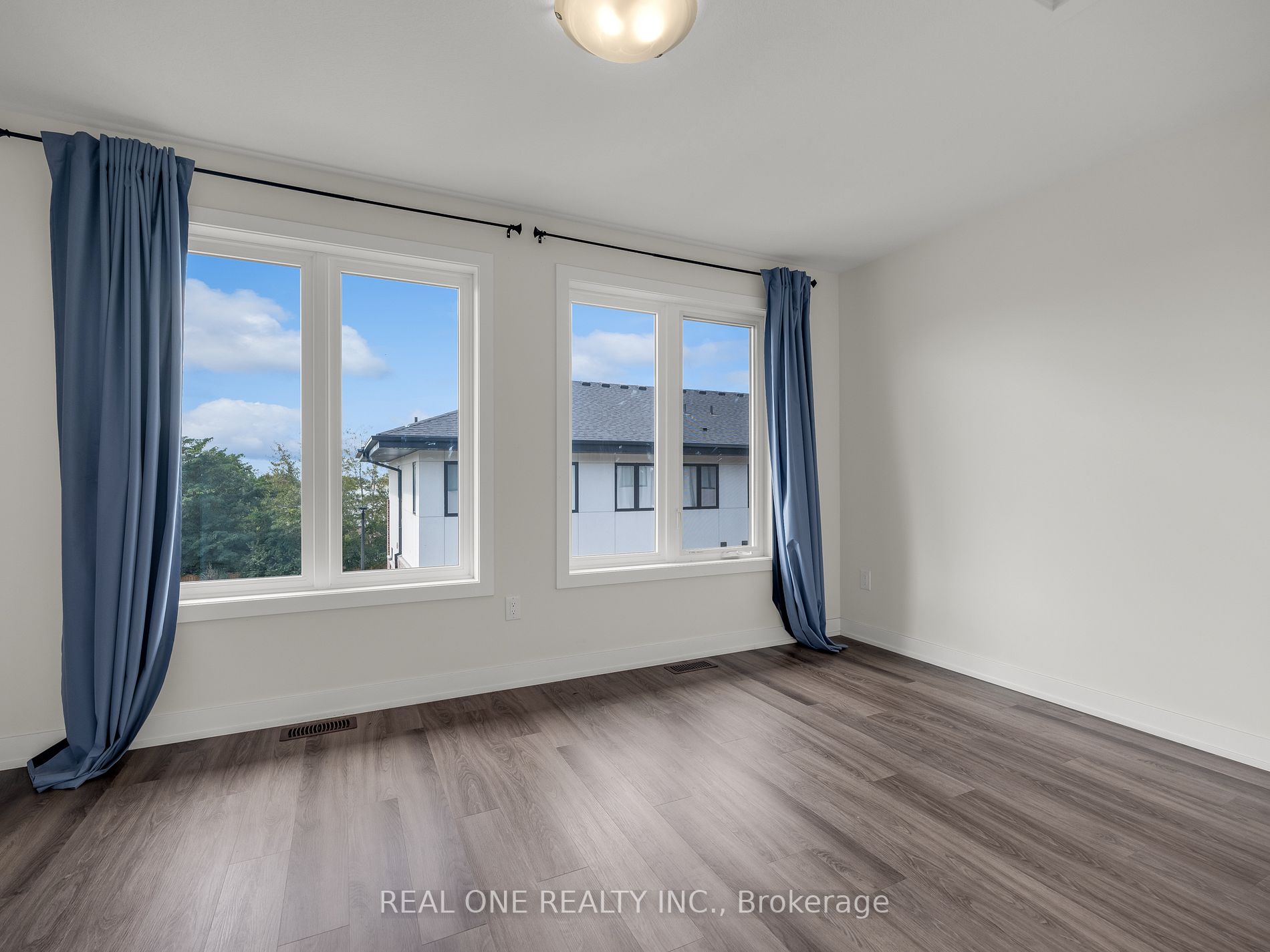 1 markle Crescent