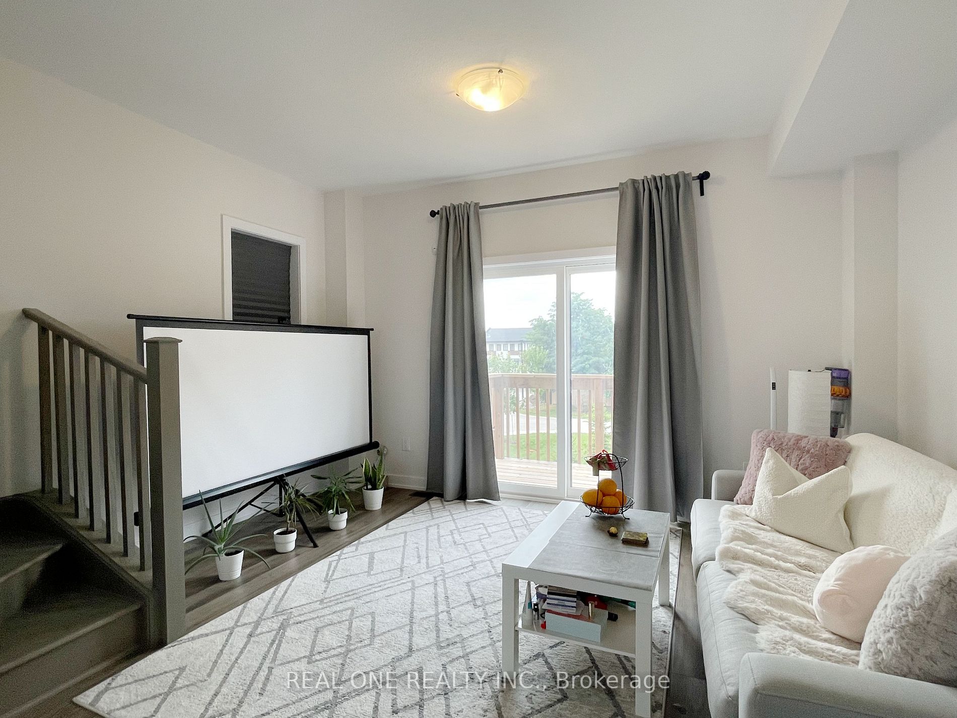 1 markle Crescent