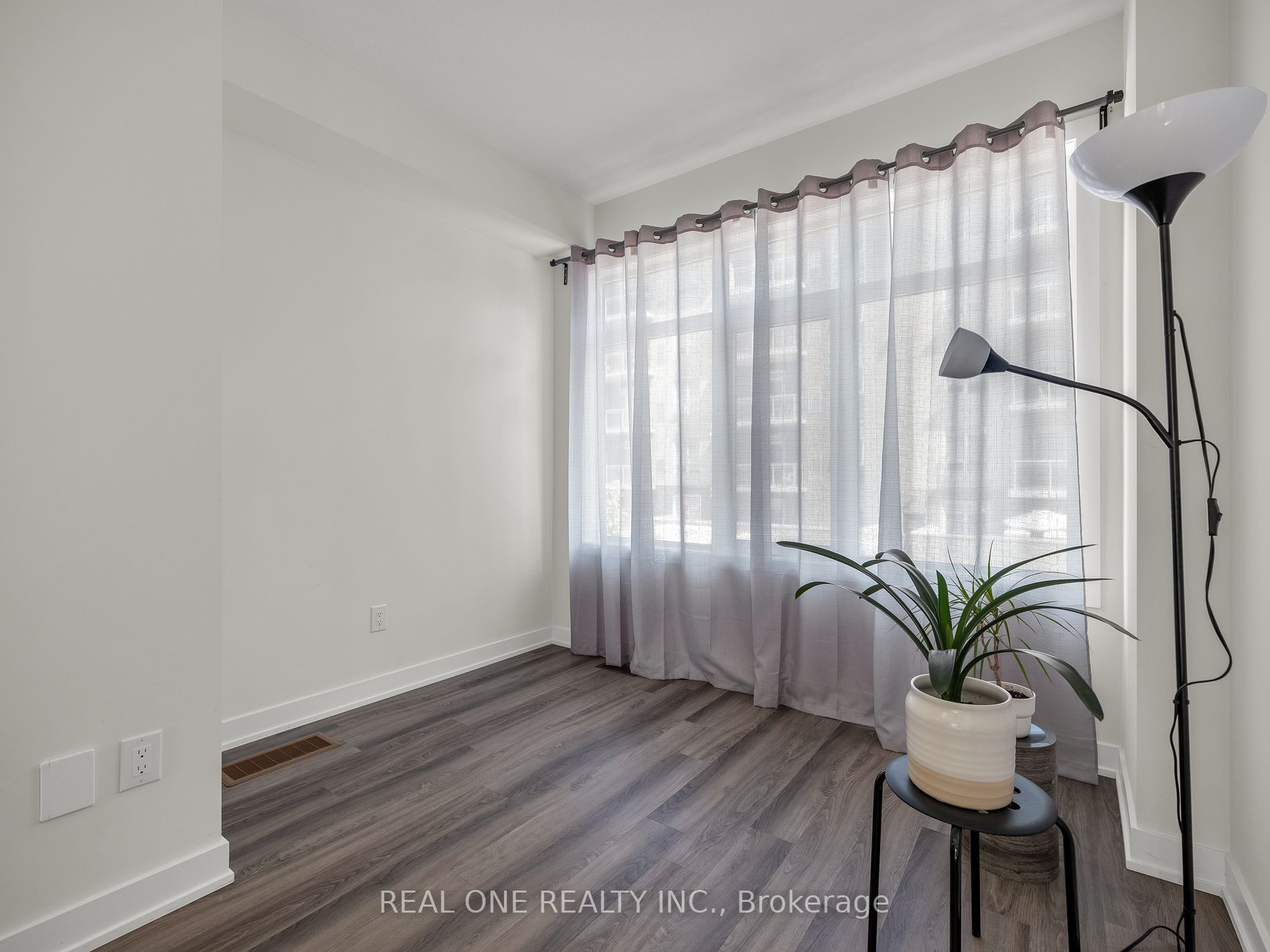 1 markle Crescent