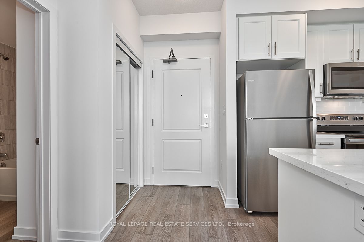 460 Dundas St E, #412