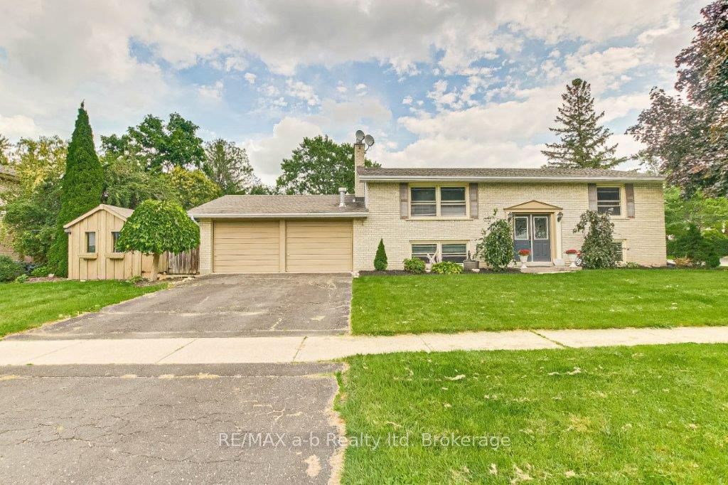 715 Gladstone Dr