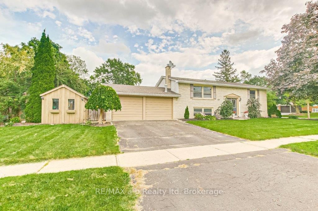 715 Gladstone Dr