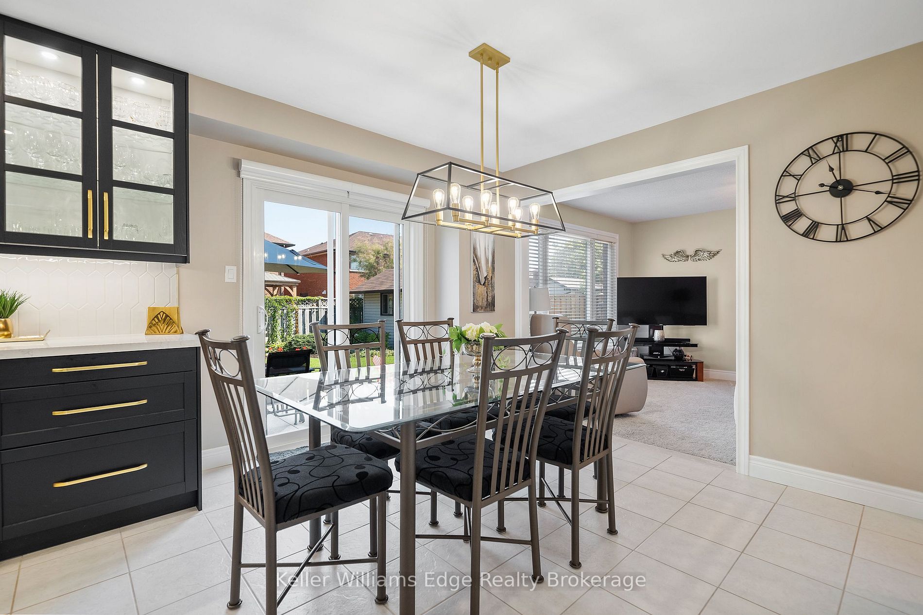 37 Napoleon Dr