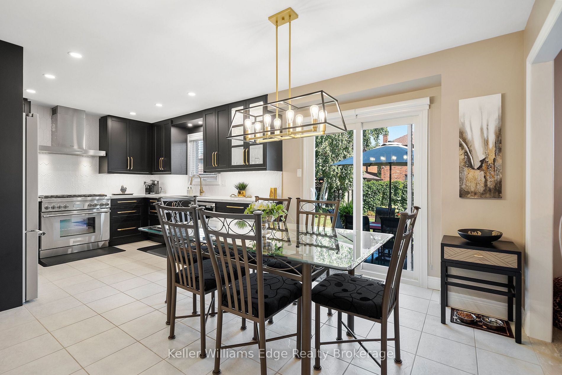 37 Napoleon Dr
