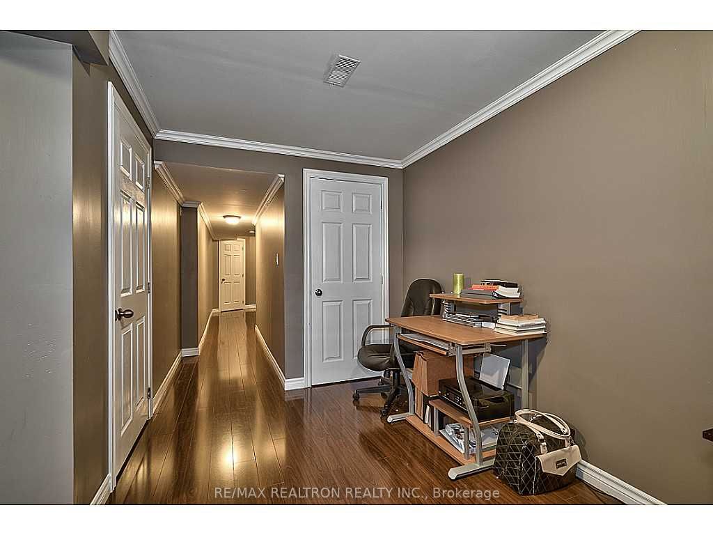 45 Seabreeze Cres, #2