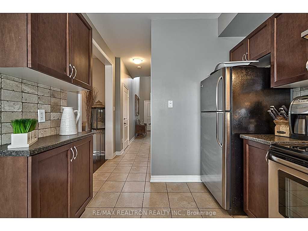 45 Seabreeze Cres, #2