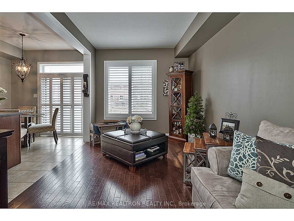 45 Seabreeze Cres, #2