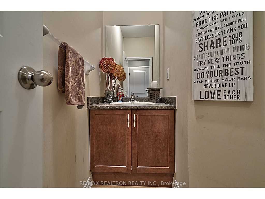 45 Seabreeze Cres, #2
