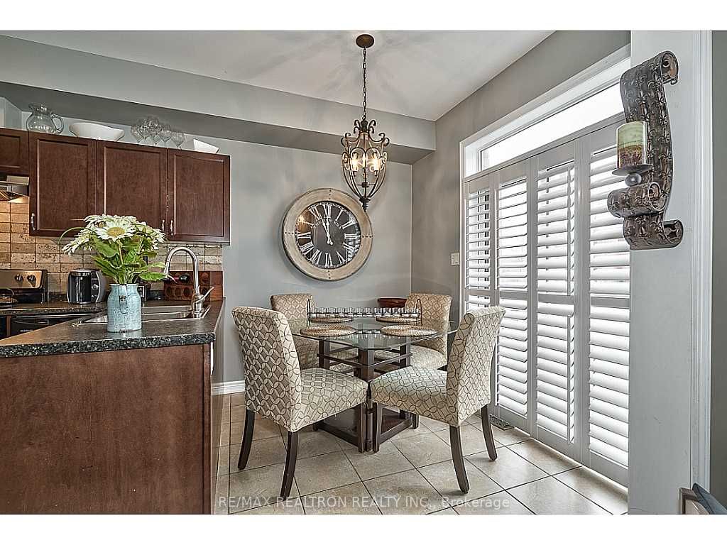 45 Seabreeze Cres, #2