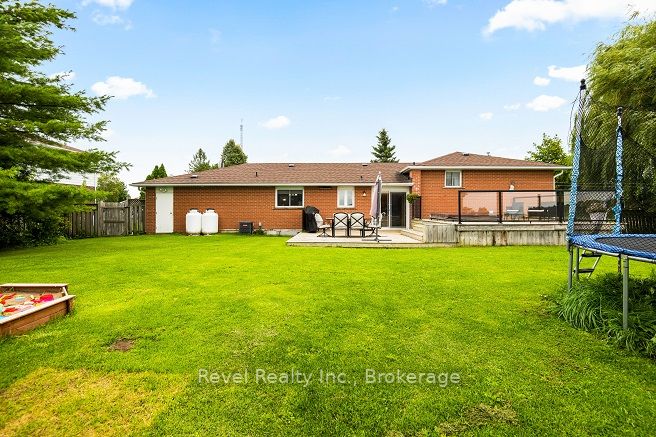 26 Victoria Blvd