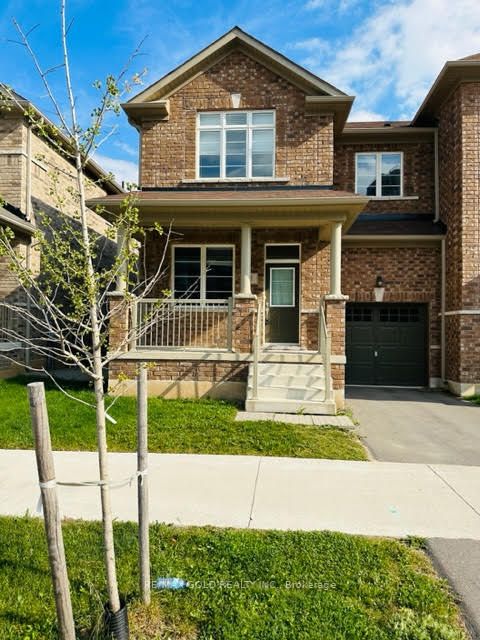 35 Riverwalk Dr