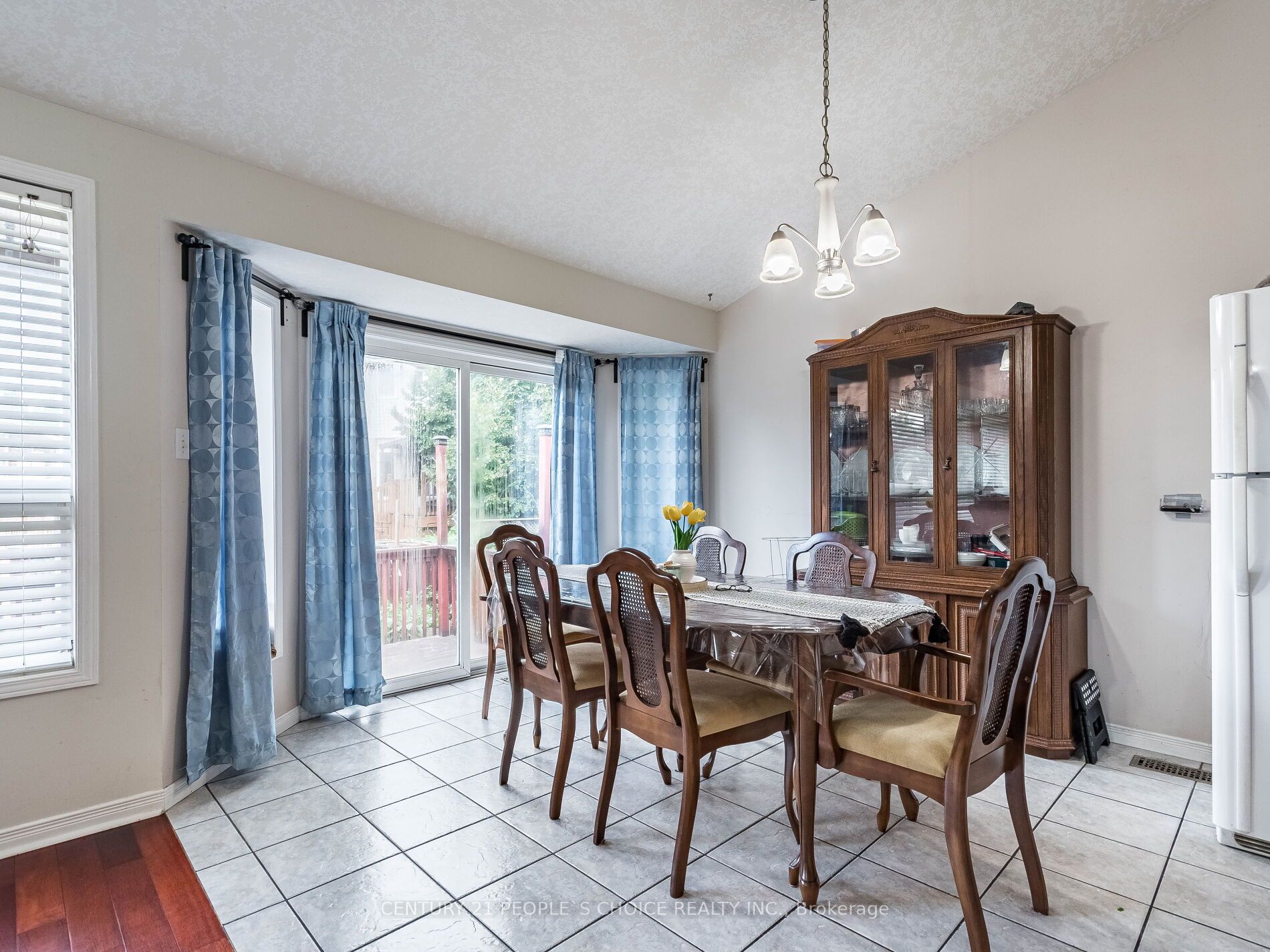 79 Clairfields Drive W