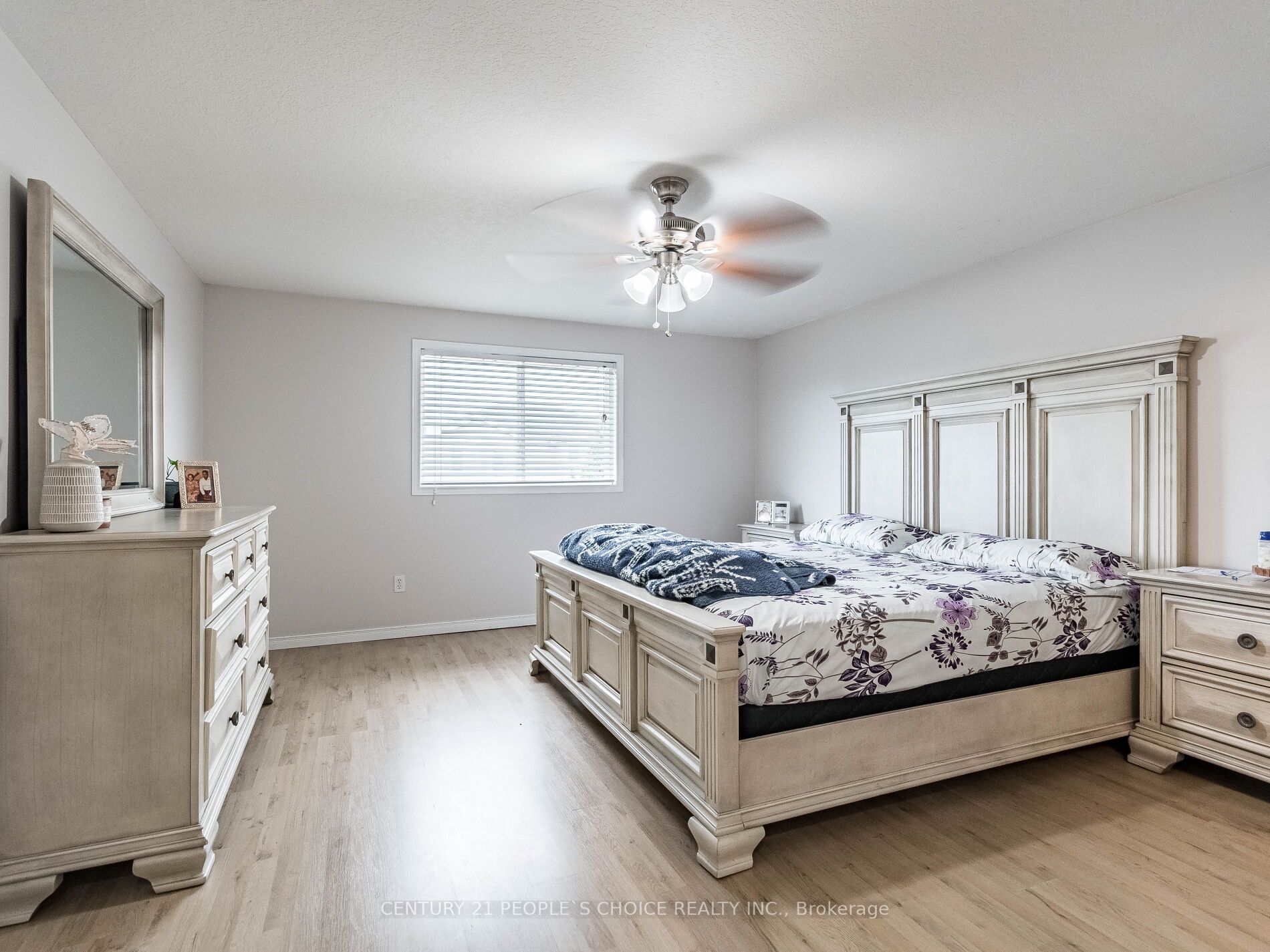 79 Clairfields Drive W