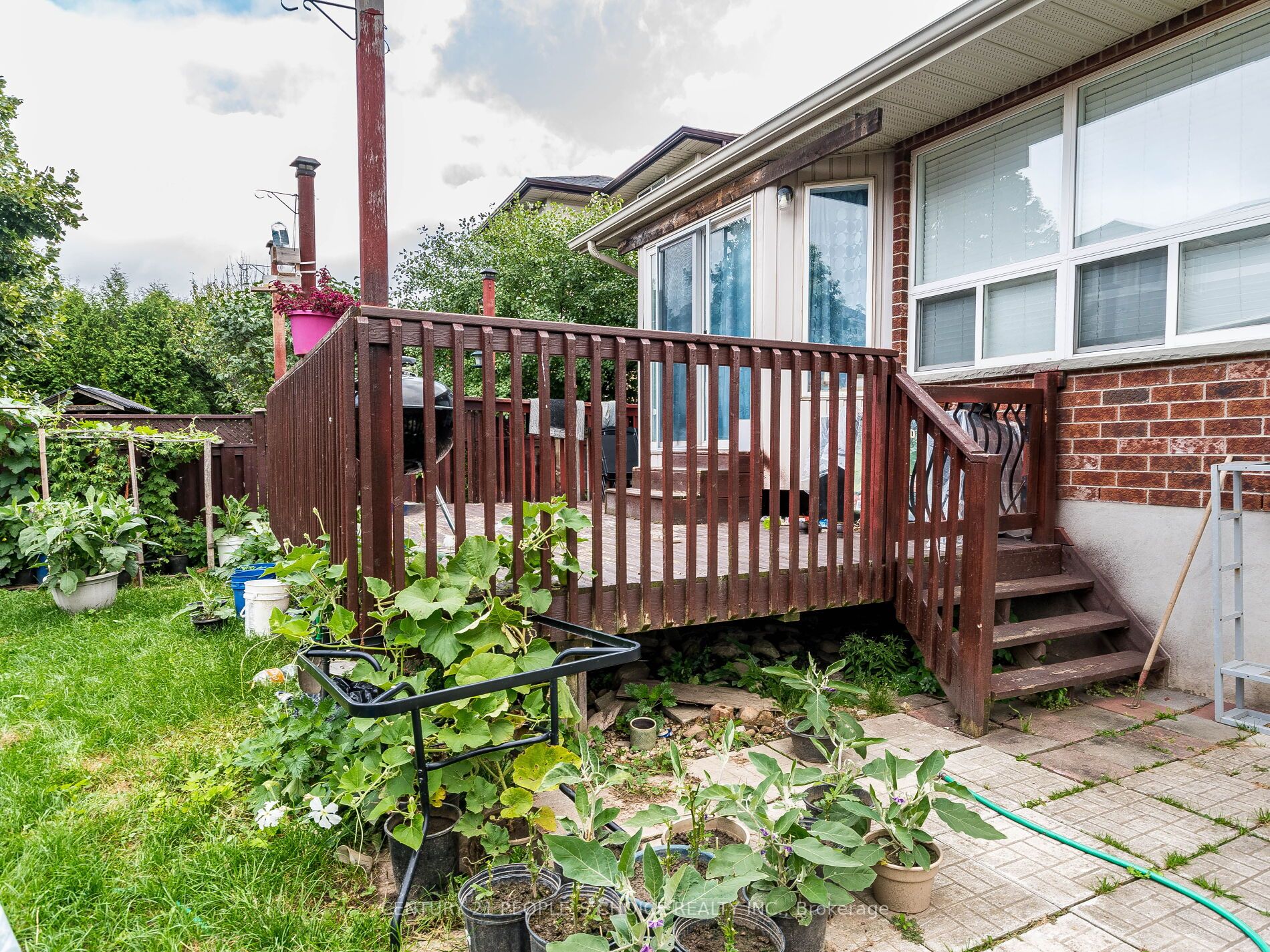 79 Clairfields Drive W