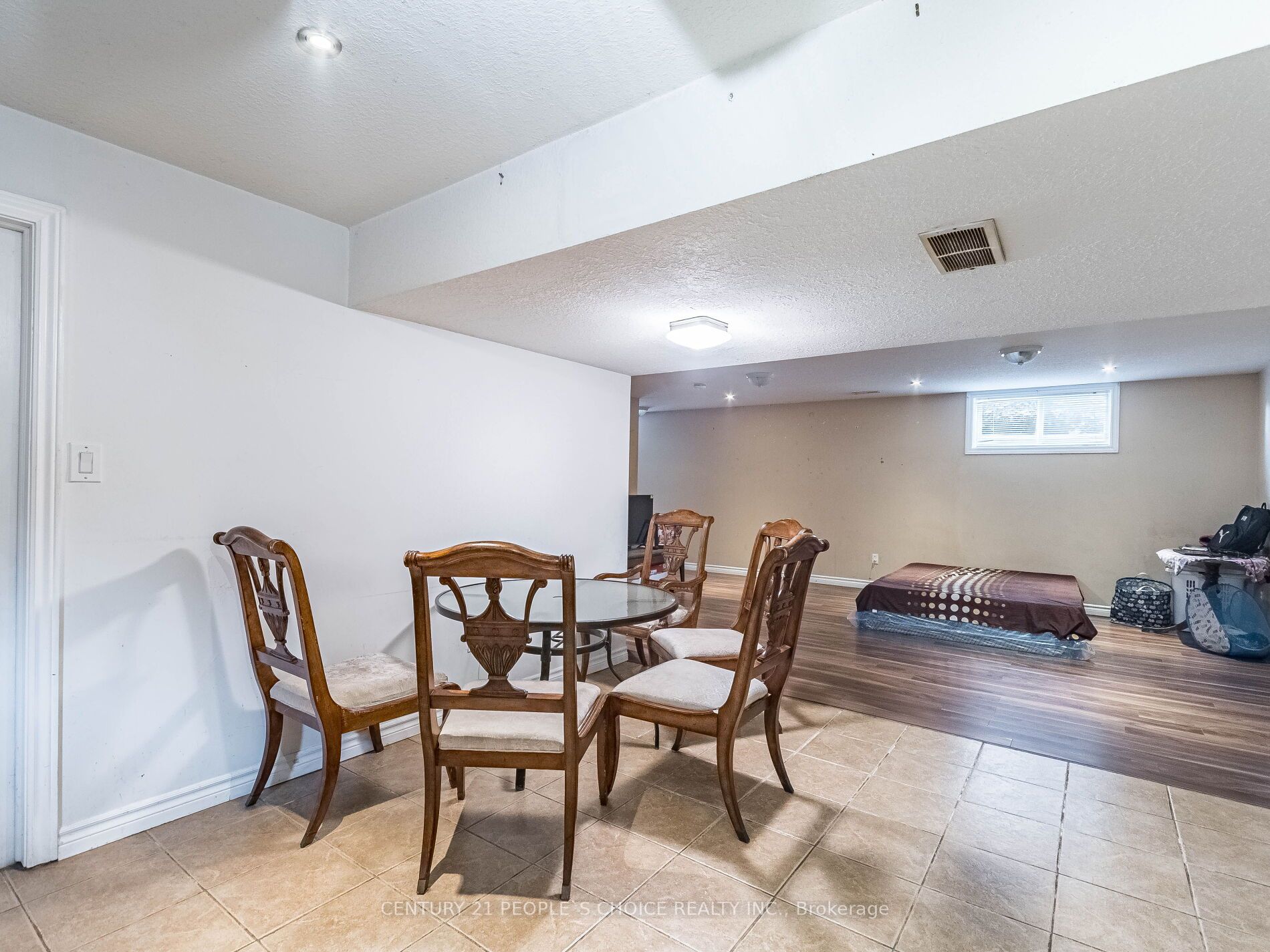 79 Clairfields Drive W