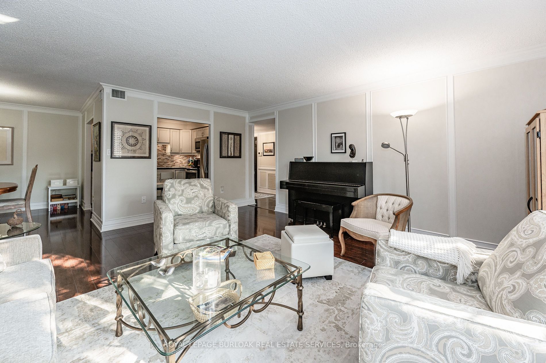 28 Duke St, #302