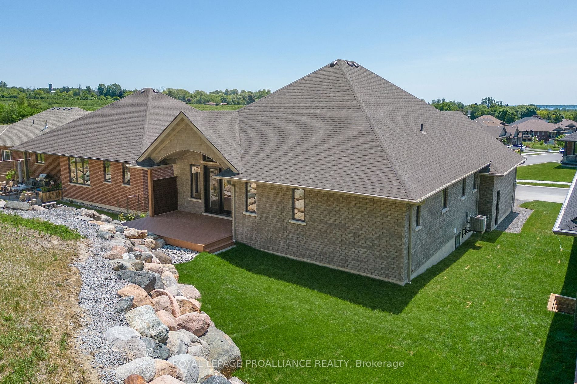 7 Tackaberry Dr