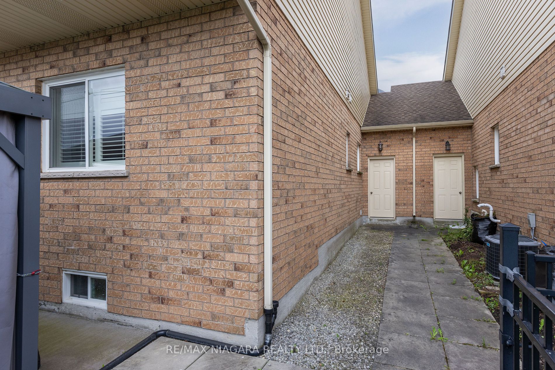 8723 Upper Canada Drive