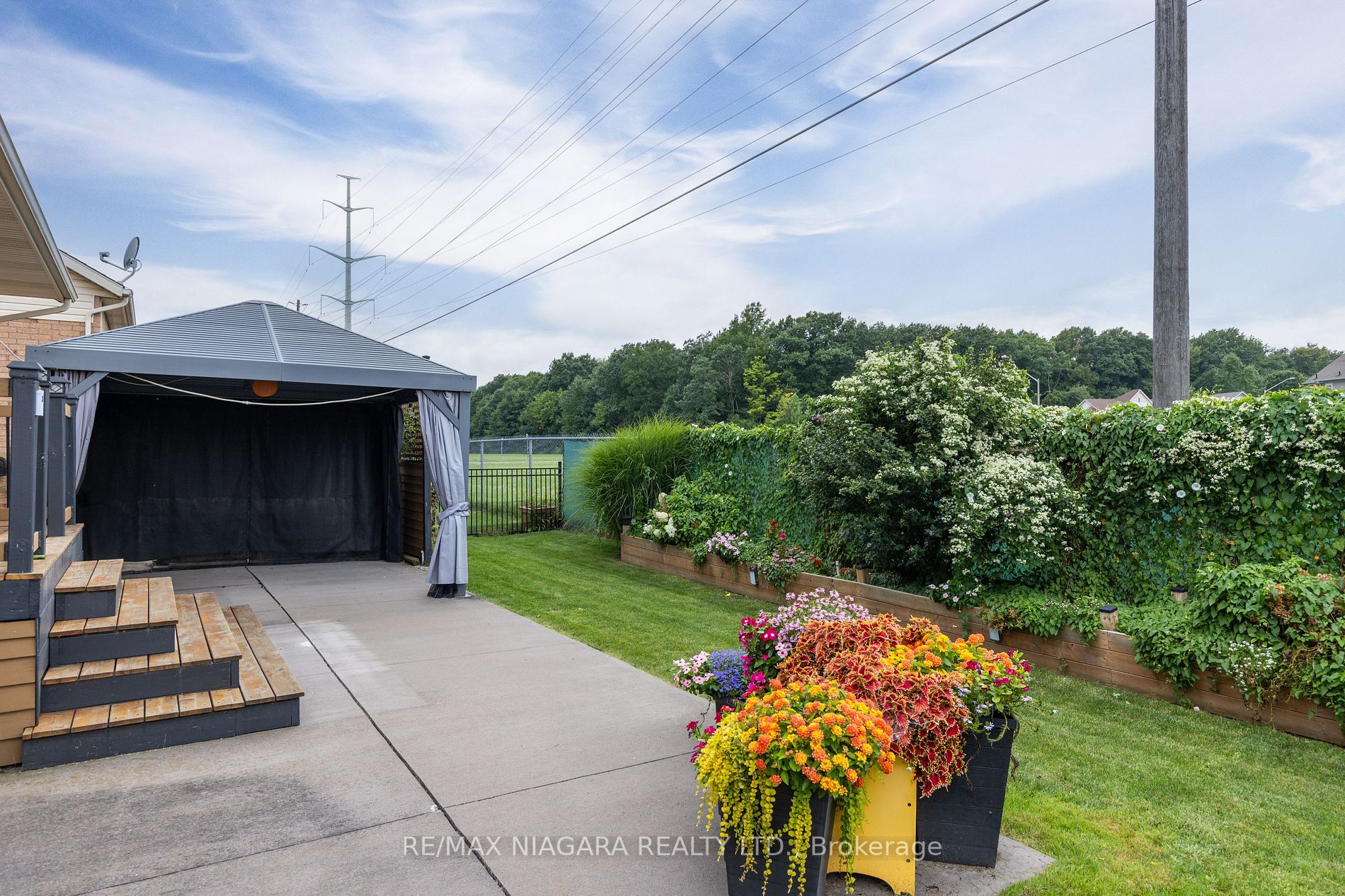 8723 Upper Canada Drive