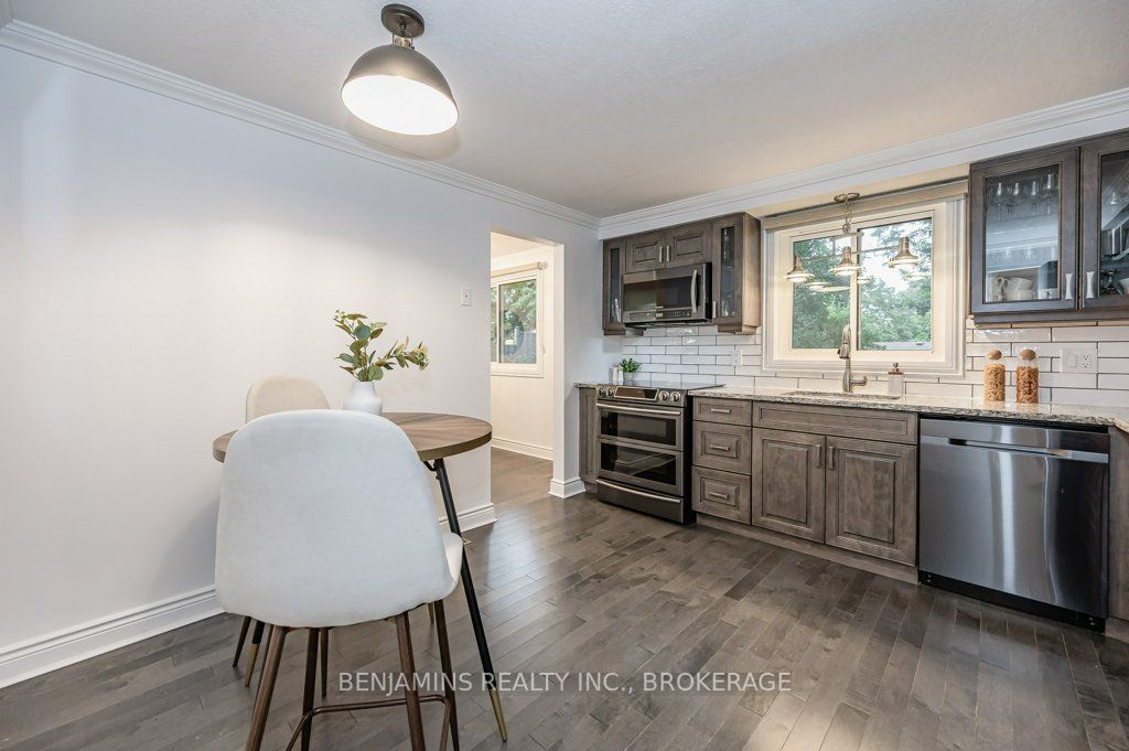 55 UNDERHILL Crescent