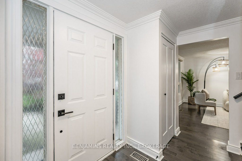 55 UNDERHILL Crescent