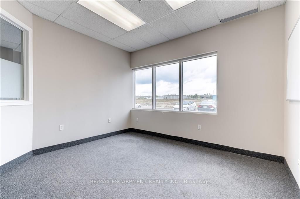 680 Tradewind Dr, #11
