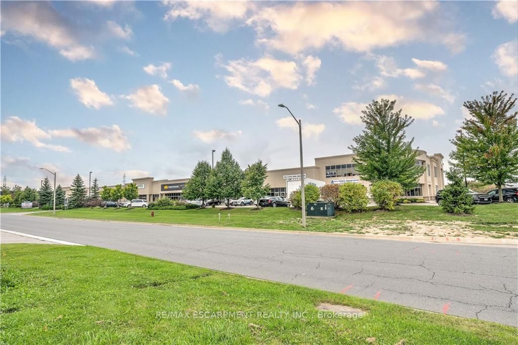 680 Tradewind Dr, #11