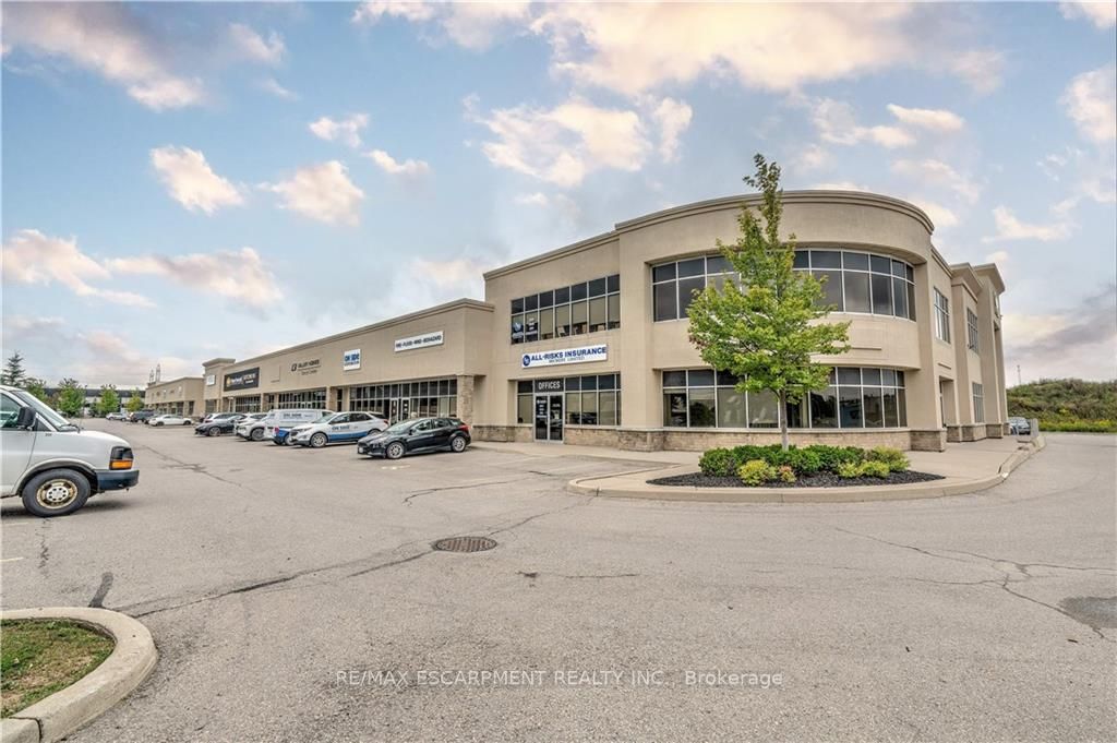 680 Tradewind Dr, #11
