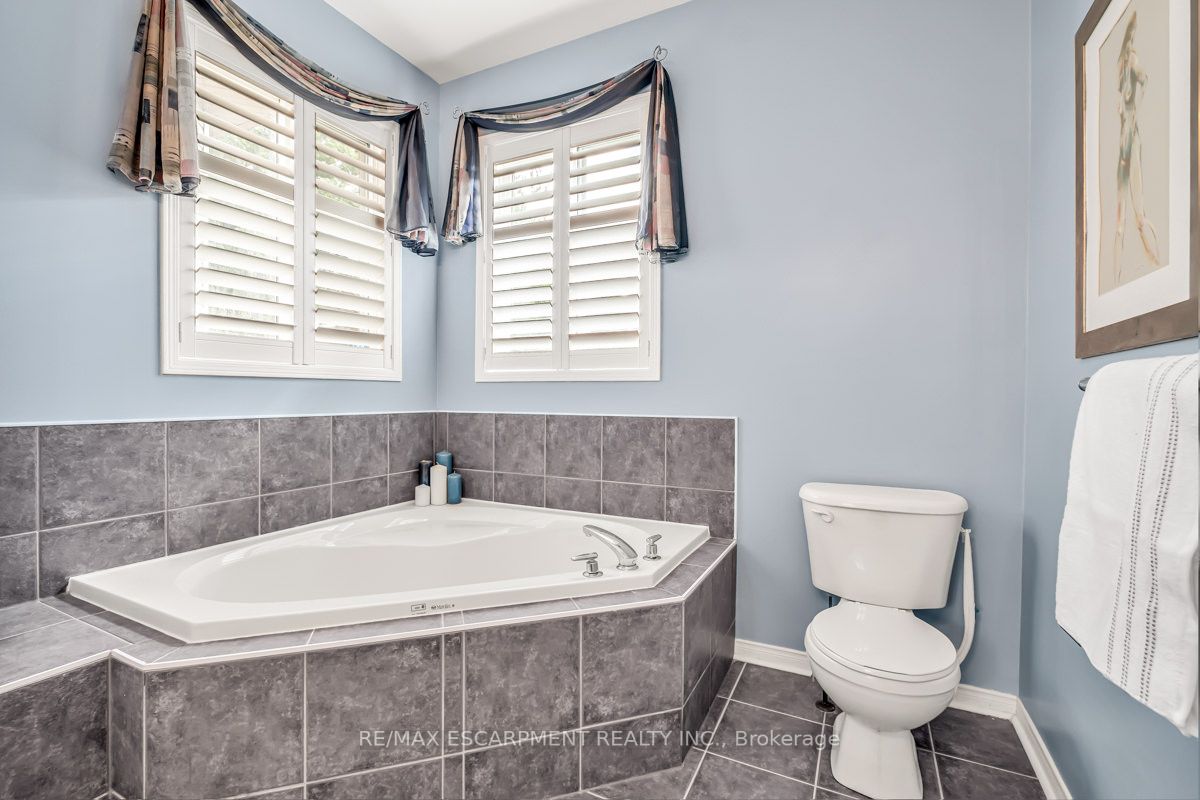 162 Morwick Dr