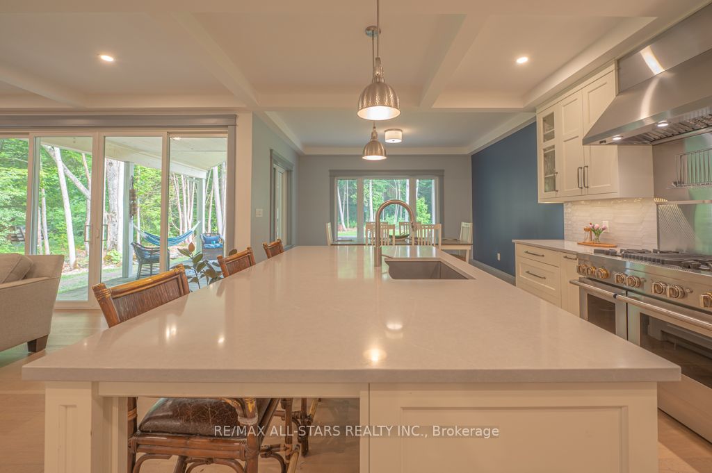 228 Riverside Dr