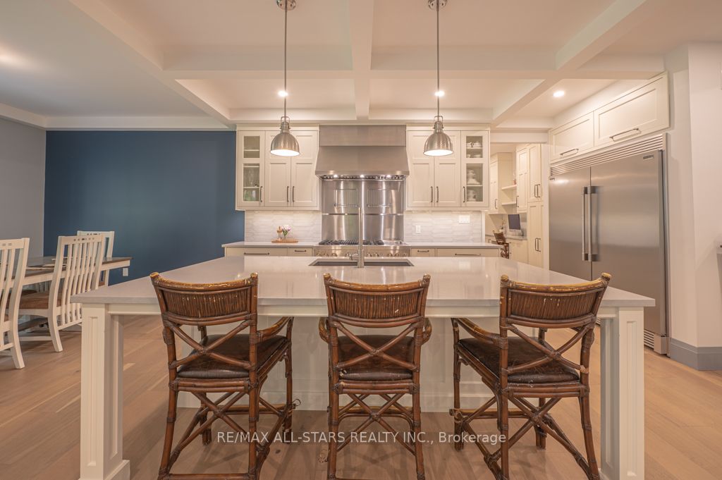 228 Riverside Dr