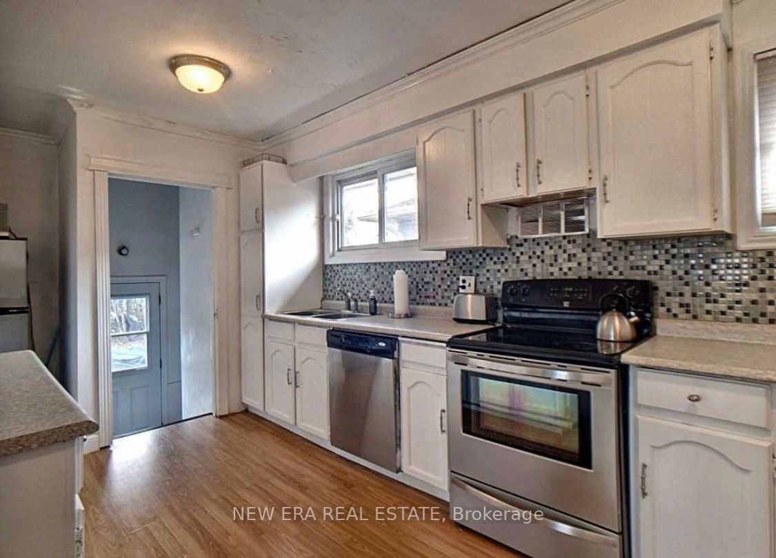 22 Mitchell Ave