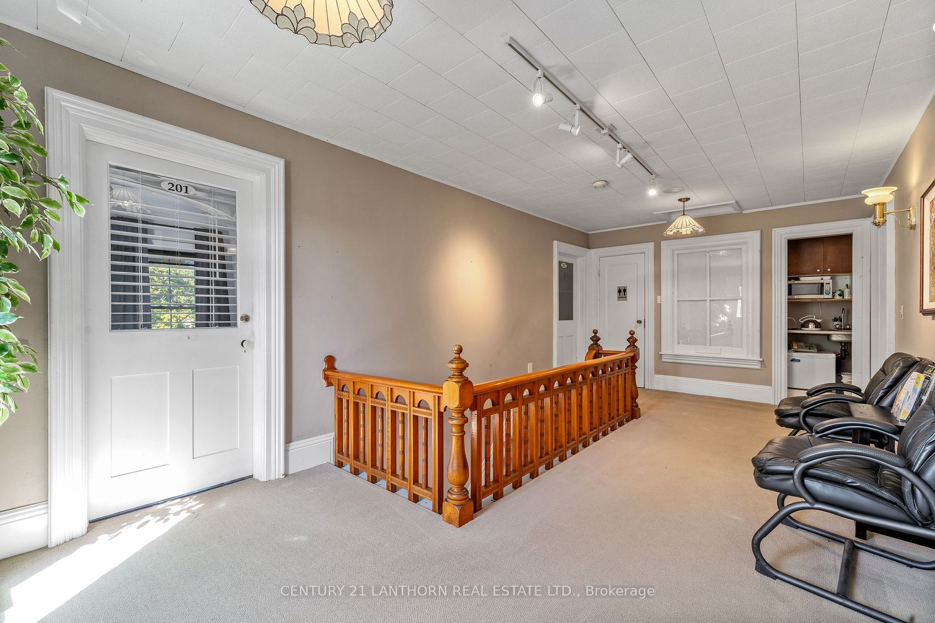 13360 Loyalist Pkwy